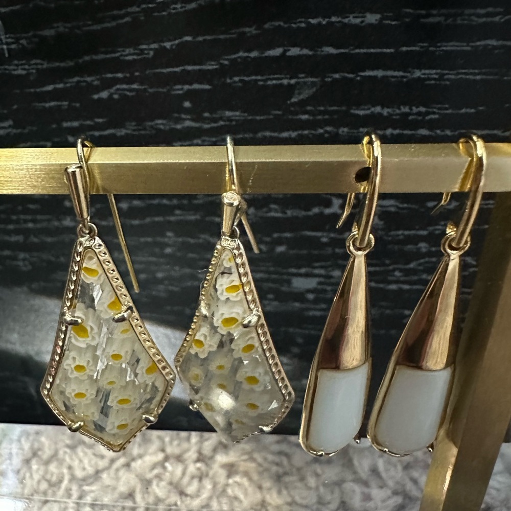 Kendra Scott Gold and White Floral Earrings